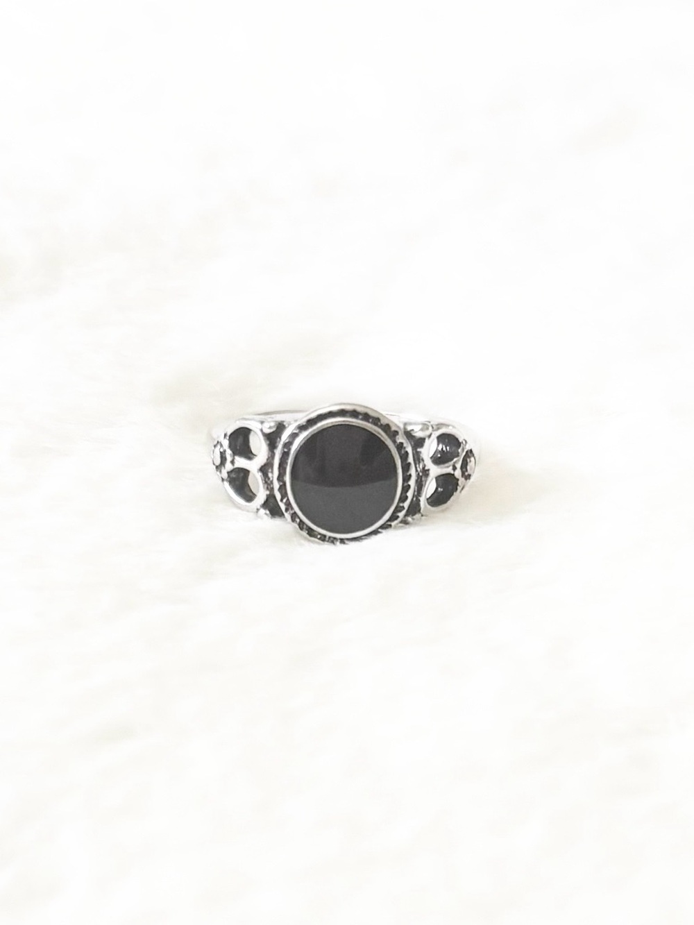 5/$15 🩷 MUST BUNDLE Black Stone Silver-Tone Women's Ring